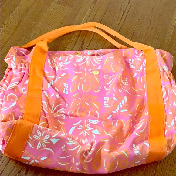 Lilly Pulitzer Handbags - Lilly Pulitzer should bag Lilly Pulitzer Handbags - Lilly Pulitzer should bag